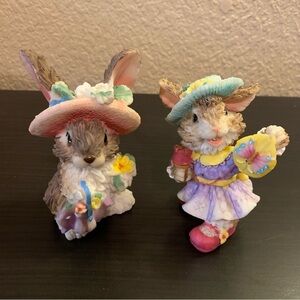 Set of 2 Vintage Easter bunny figurines